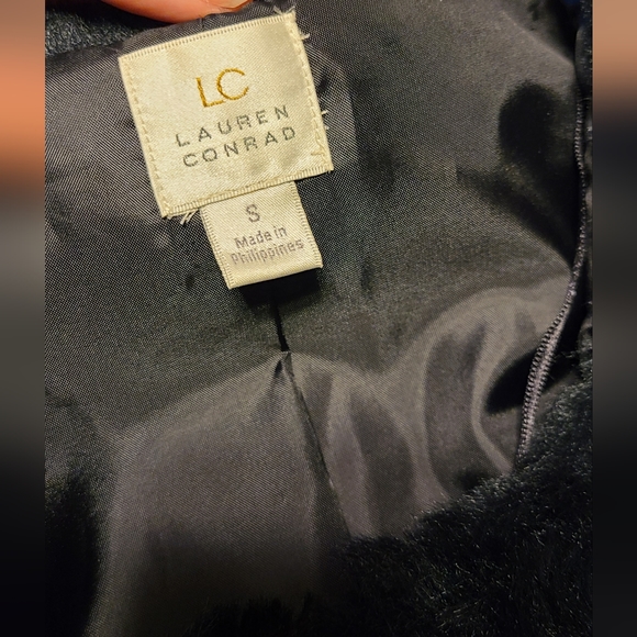 Lauren Conrad Black Faux Fur Cropped Jacket size Small - Picture 3 of 5